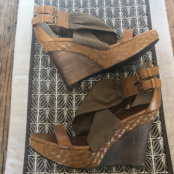 Halogen Acosta Fabric and Leather Woven Wedge 9.5 - Picture 1 of 7